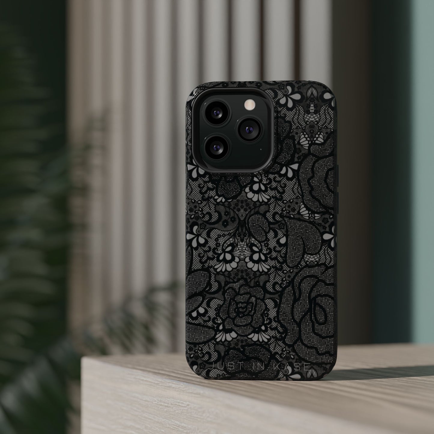 BLACK LACY