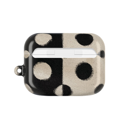 BLACK DOTS & CREAM